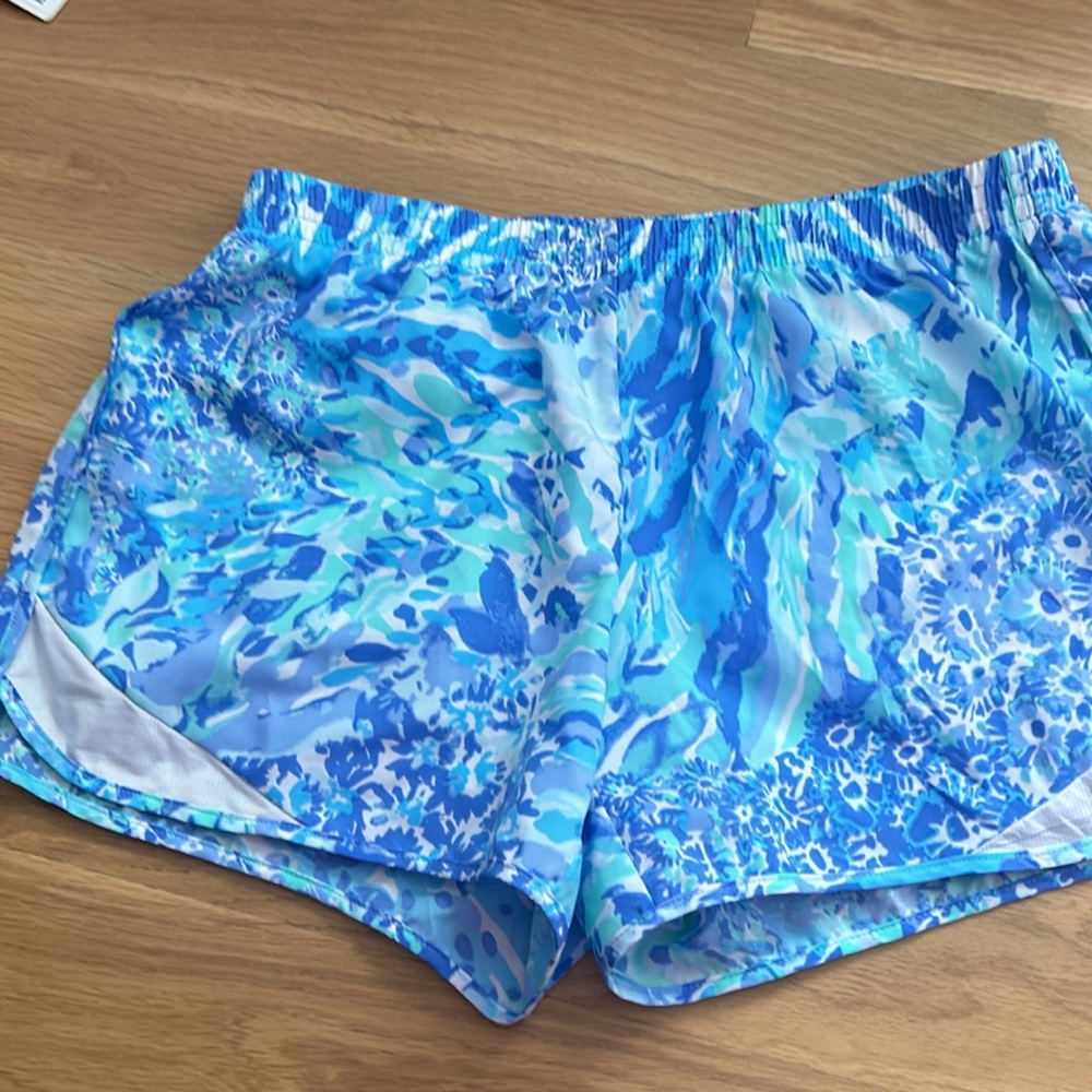 Lilly Pulitzer Luxletic Ocean trail blue heaven Shorts Size Small Lined